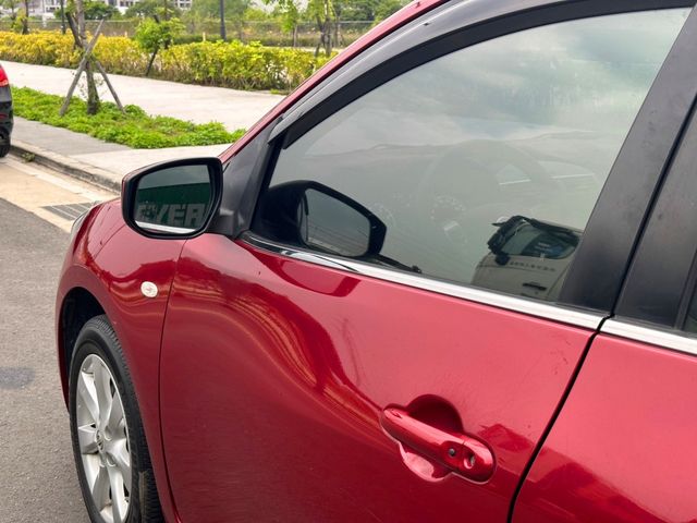 NISSAN日產 TIIDA  第7張相片
