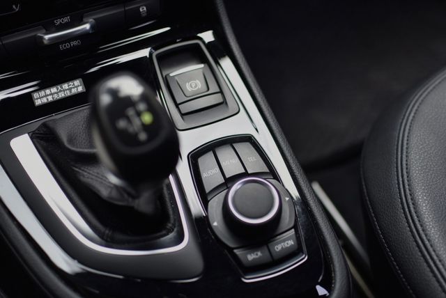 BMW寶馬 218I  第14張相片