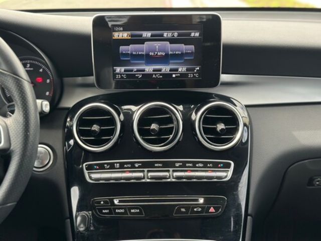 M-BENZ賓士 GLC220D  第15張相片