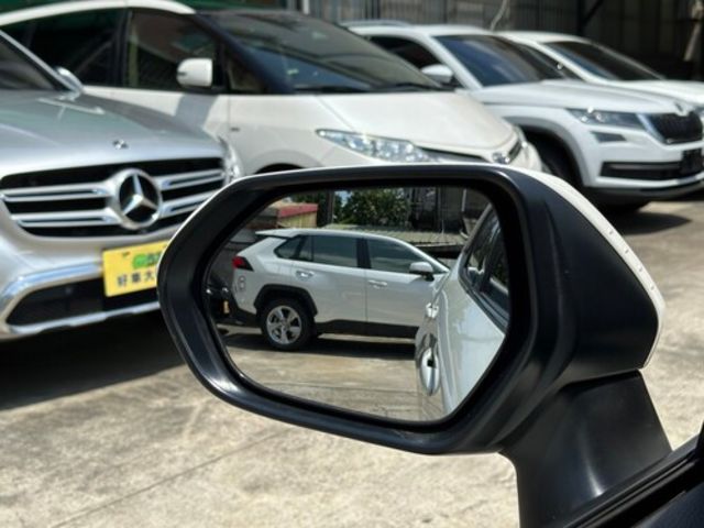 TOYOTA豐田 AURIS  第16張相片