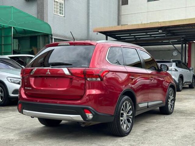 MITSUBISHI三菱 OUTLANDER  第2張相片