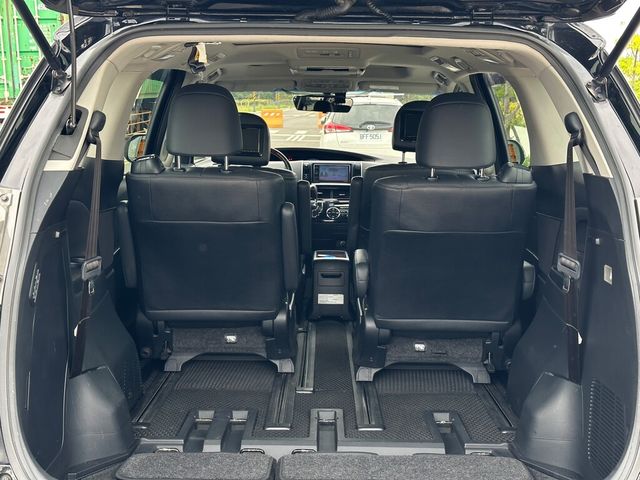 TOYOTA豐田 PREVIA  第6張相片