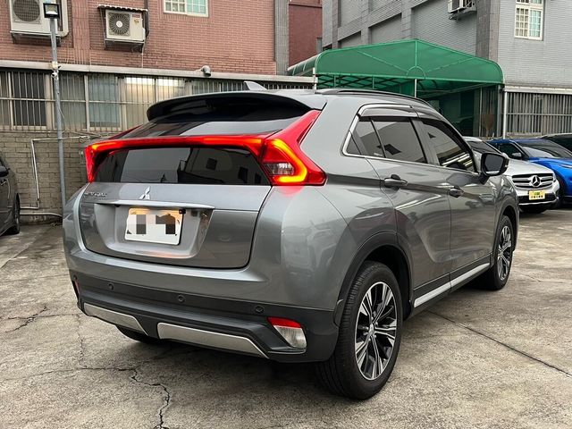 MITSUBISHI三菱 ECLIPSE  第4張相片