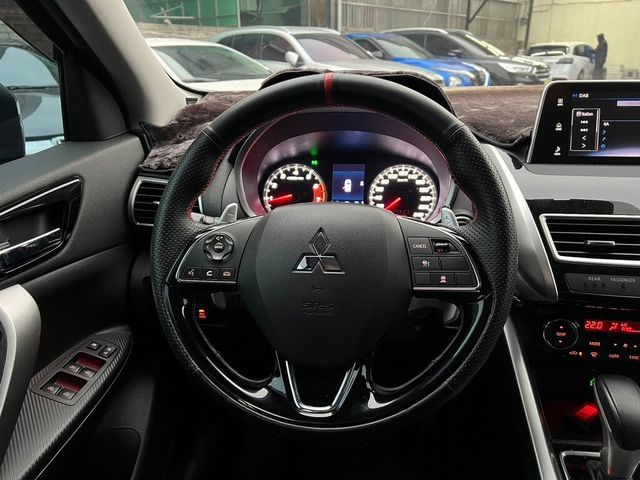MITSUBISHI三菱 ECLIPSE  第8張相片