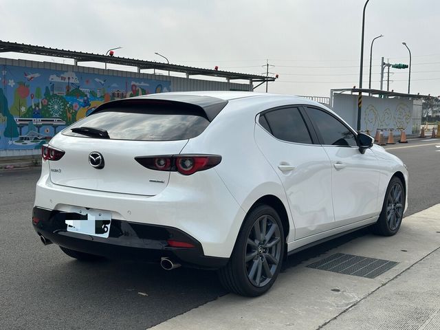 MAZDA馬自達 MAZDA 3  第2張相片