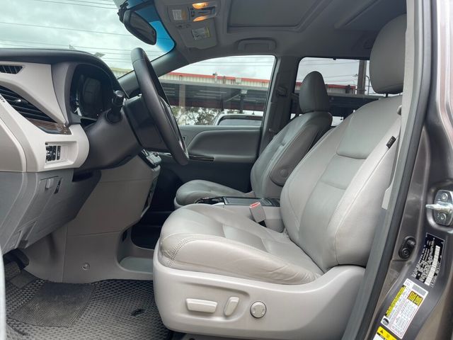 TOYOTA豐田 SIENNA  第9張相片