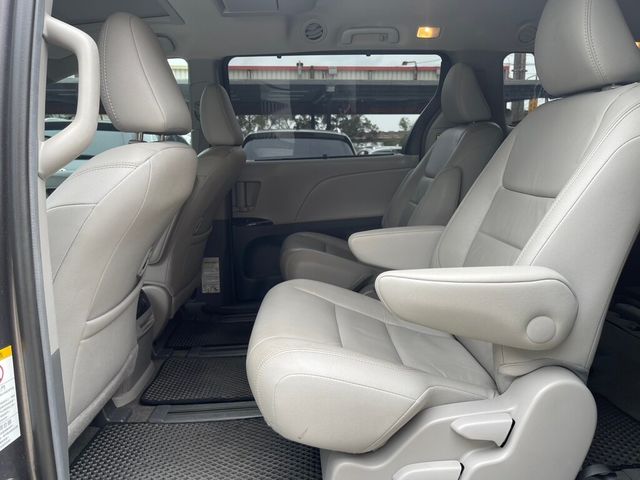 TOYOTA豐田 SIENNA  第11張相片