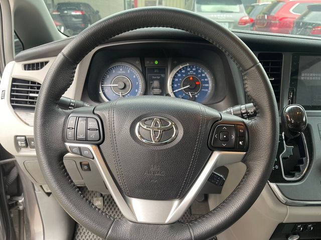 TOYOTA豐田 SIENNA  第17張相片