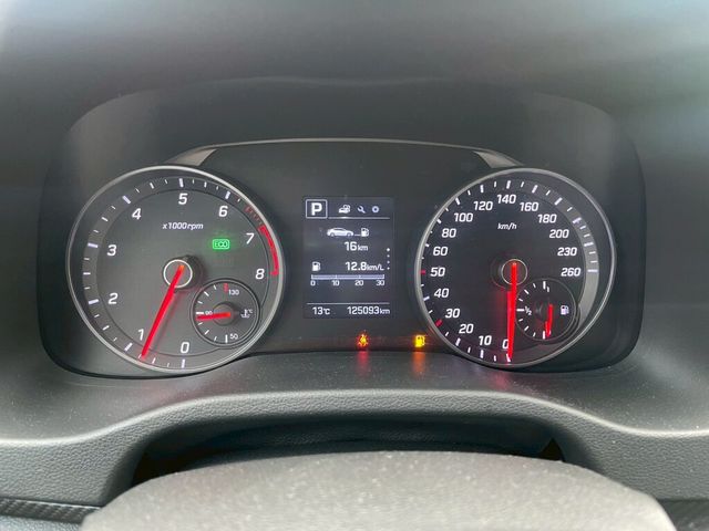 HYUNDAI現代 ELANTRA  第10張相片
