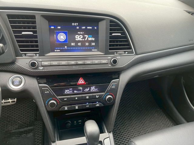 HYUNDAI現代 ELANTRA  第15張相片