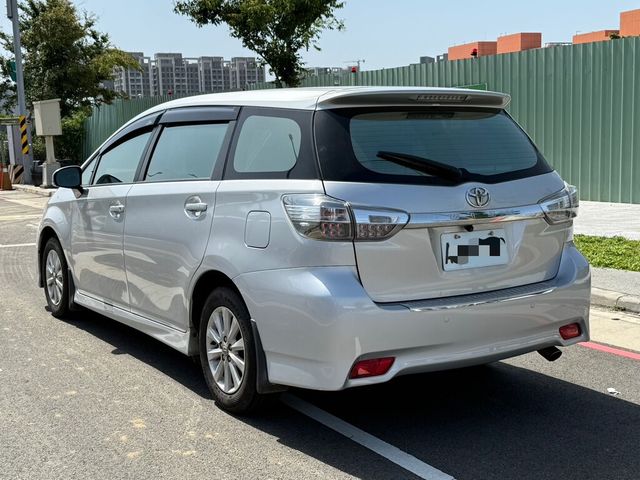 TOYOTA豐田 WISH  第2張相片