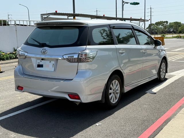 TOYOTA豐田 WISH  第4張相片