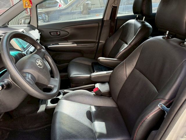 TOYOTA豐田 WISH  第5張相片