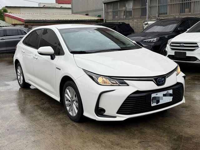 TOYOTA豐田 COROLLA ALTIS HYBRID  第3張相片
