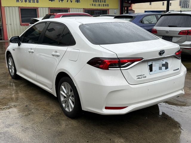 TOYOTA豐田 COROLLA ALTIS HYBRID  第4張相片