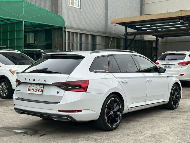SKODA司科達 SUPERB COMBI  第2張相片
