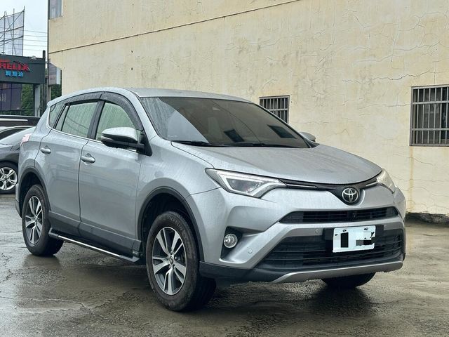 TOYOTA豐田 RAV4  第3張相片