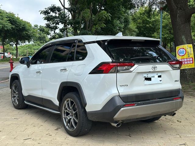 TOYOTA豐田 RAV4  第4張相片