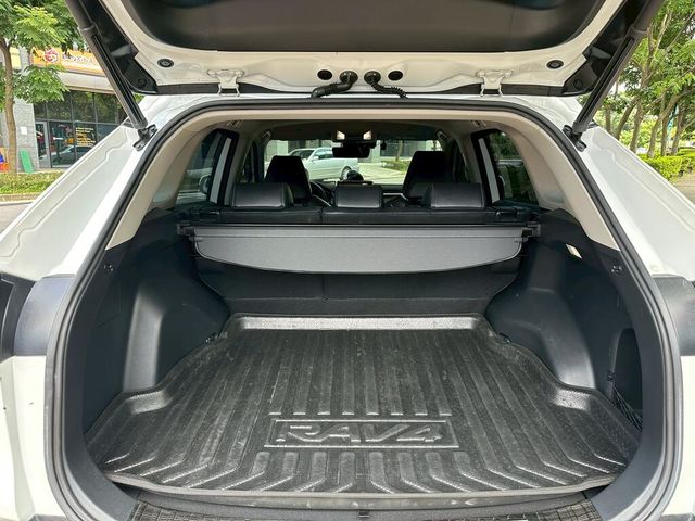 TOYOTA豐田 RAV4  第6張相片