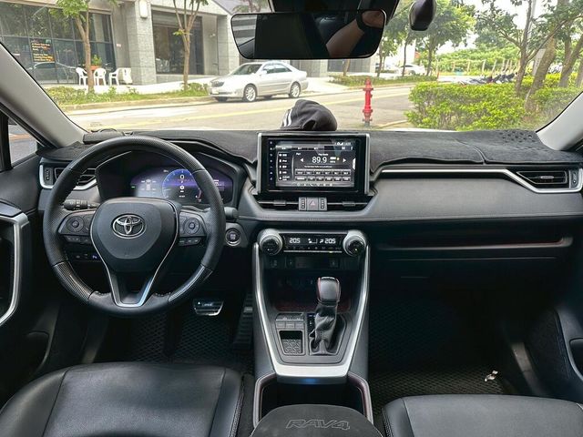 TOYOTA豐田 RAV4  第9張相片