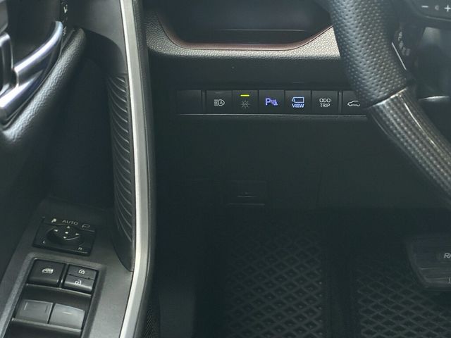 TOYOTA豐田 RAV4  第12張相片