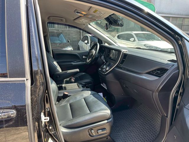 TOYOTA豐田 SIENNA  第10張相片