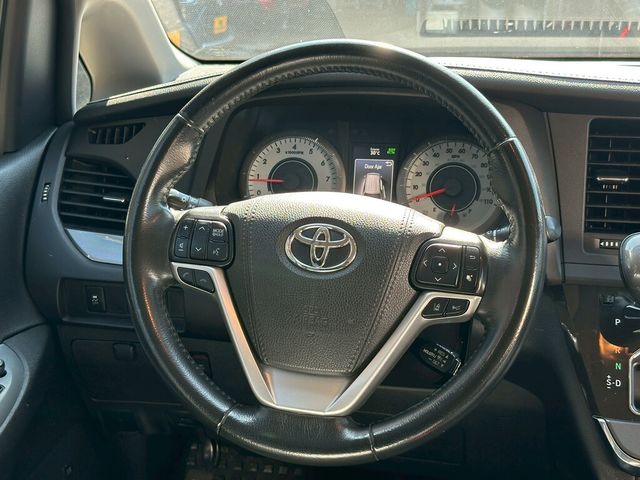 TOYOTA豐田 SIENNA  第12張相片