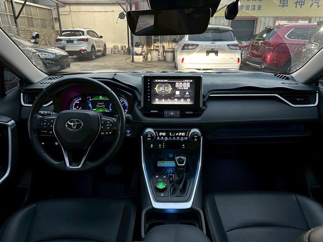 TOYOTA豐田 RAV4  第9張相片