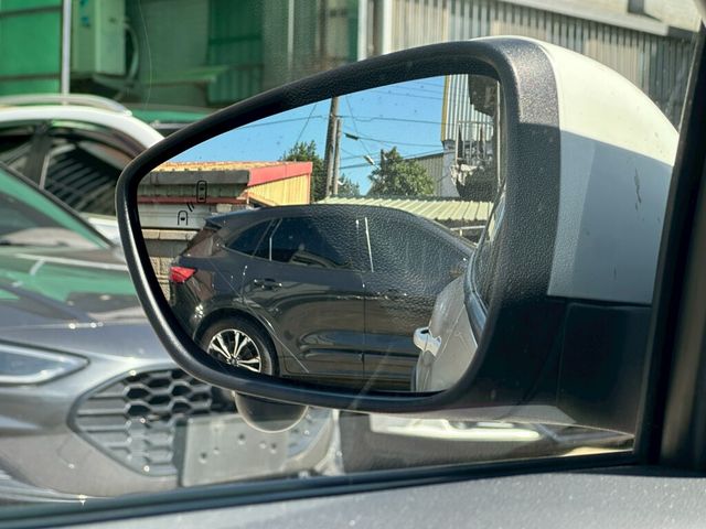 FORD福特 FOCUS ACTIVE  第18張相片