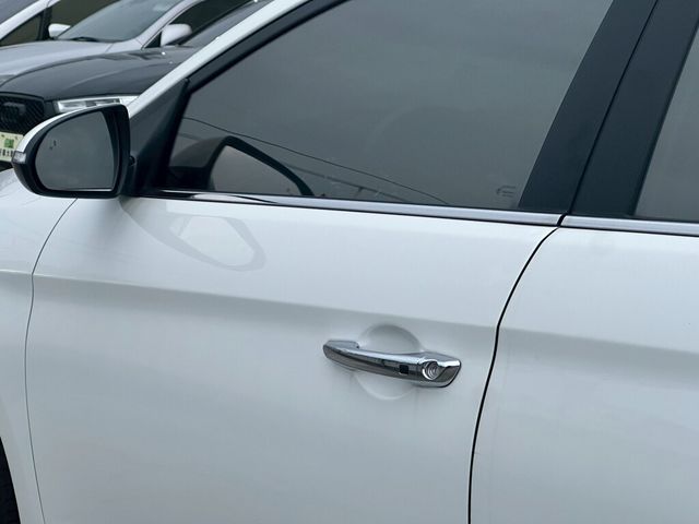 HYUNDAI現代 ELANTRA  第5張相片