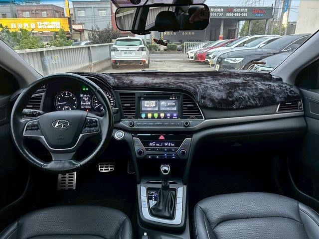 HYUNDAI現代 ELANTRA  第9張相片