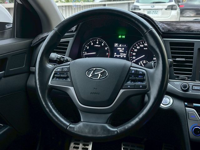 HYUNDAI現代 ELANTRA  第10張相片