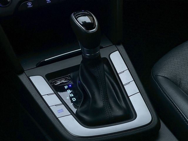 HYUNDAI現代 ELANTRA  第14張相片