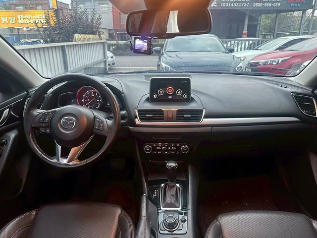 MAZDA馬自達 MAZDA 3  第8張相片