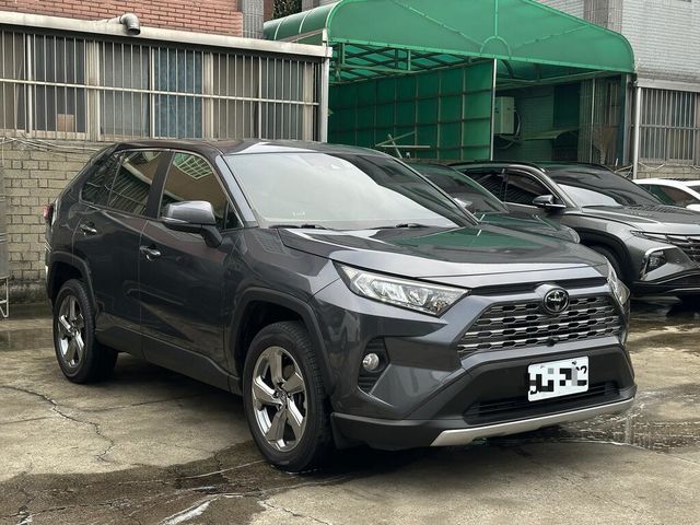 TOYOTA豐田 RAV4  第3張相片