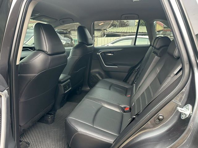 TOYOTA豐田 RAV4  第7張相片