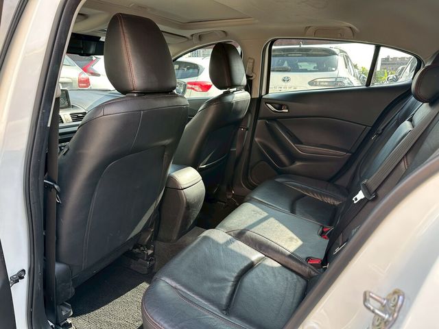 MAZDA馬自達 MAZDA 3  第7張相片