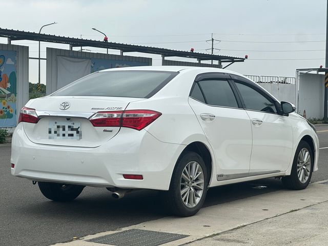 TOYOTA豐田 ALTIS  第2張相片