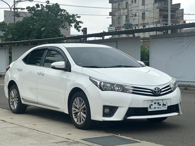 TOYOTA豐田 ALTIS  第3張相片