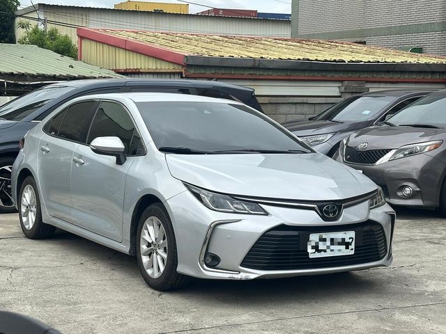 TOYOTA豐田 ALTIS  第3張相片