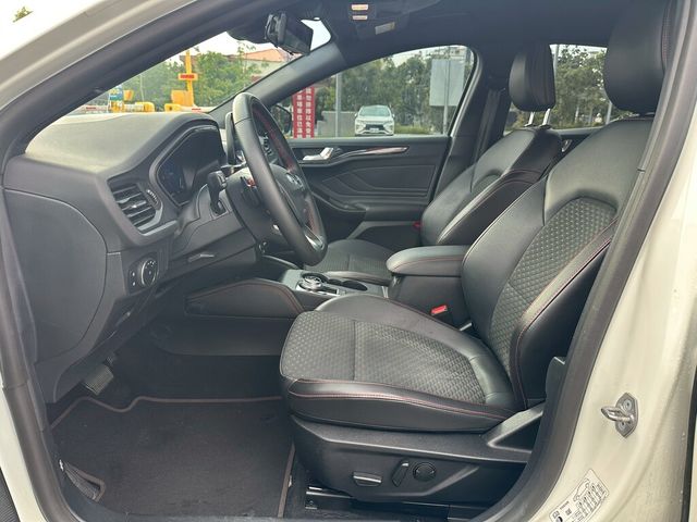 FORD福特 FOCUS  第7張相片