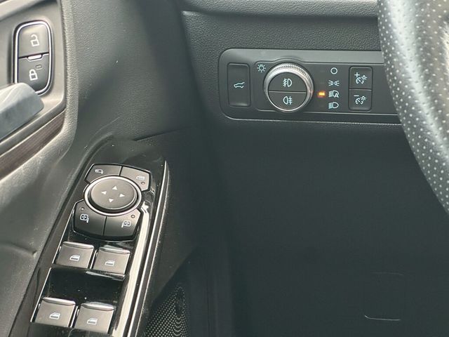 FORD福特 KUGA  第12張相片