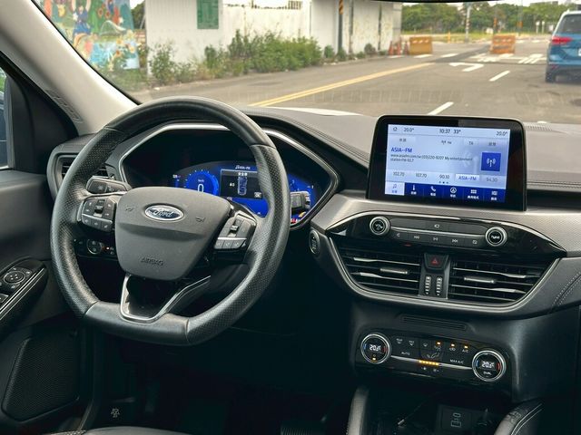 FORD福特 KUGA  第15張相片