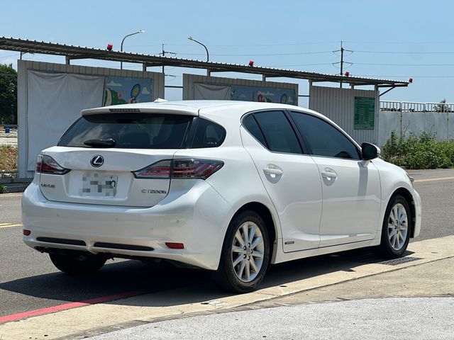 LEXUS凌志 CT200H  第2張相片