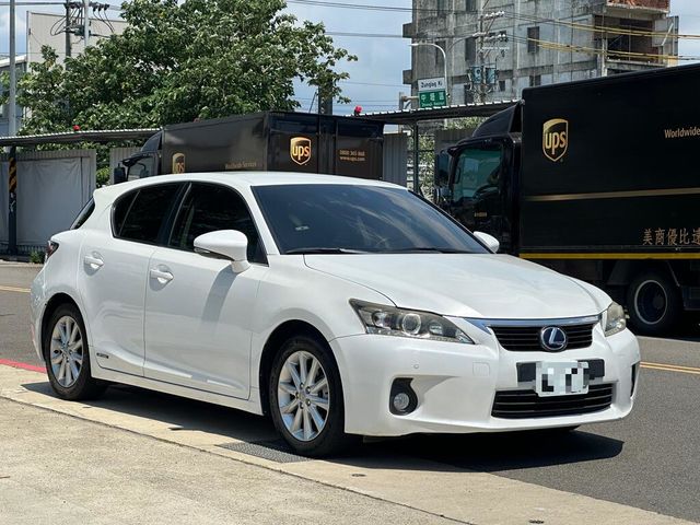 LEXUS凌志 CT200H  第3張相片