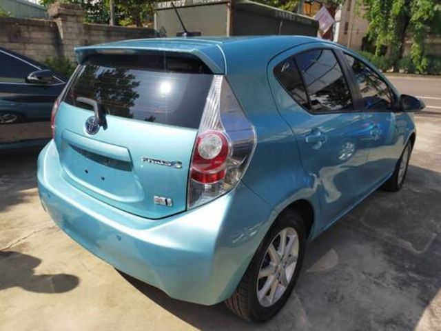TOYOTA豐田 PRIUS C  第2張相片