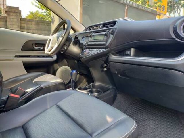 TOYOTA豐田 PRIUS C  第7張相片