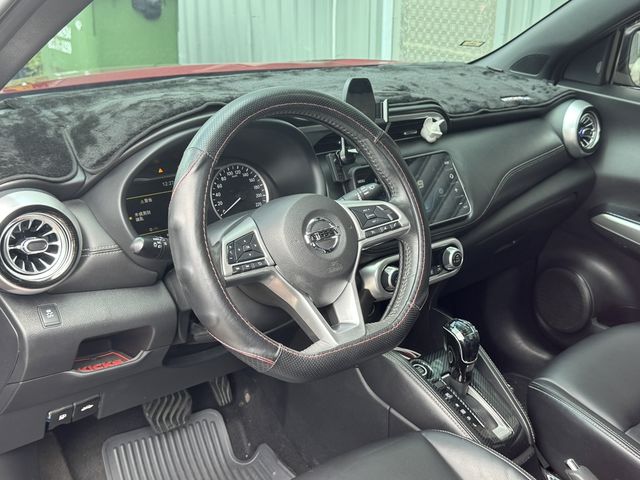 TOYOTA豐田 ALTIS  第3張相片