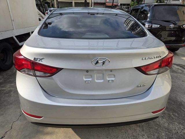 HYUNDAI現代 ELANTRA  第4張相片