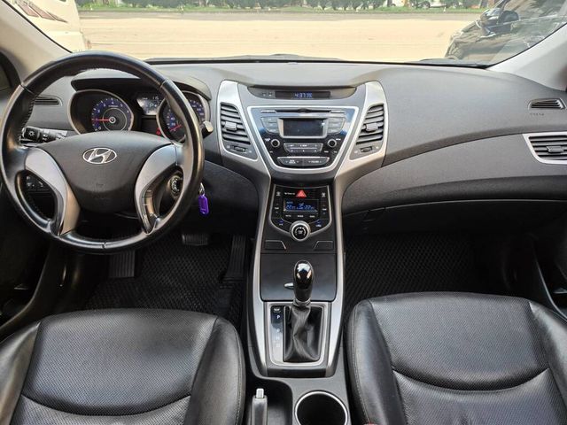 HYUNDAI現代 ELANTRA  第5張相片